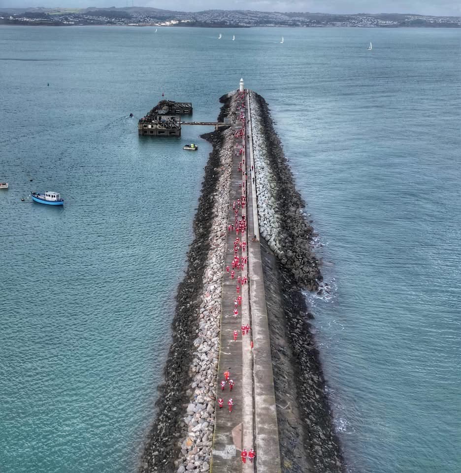 Santa Fun Run 2025 Breakwater